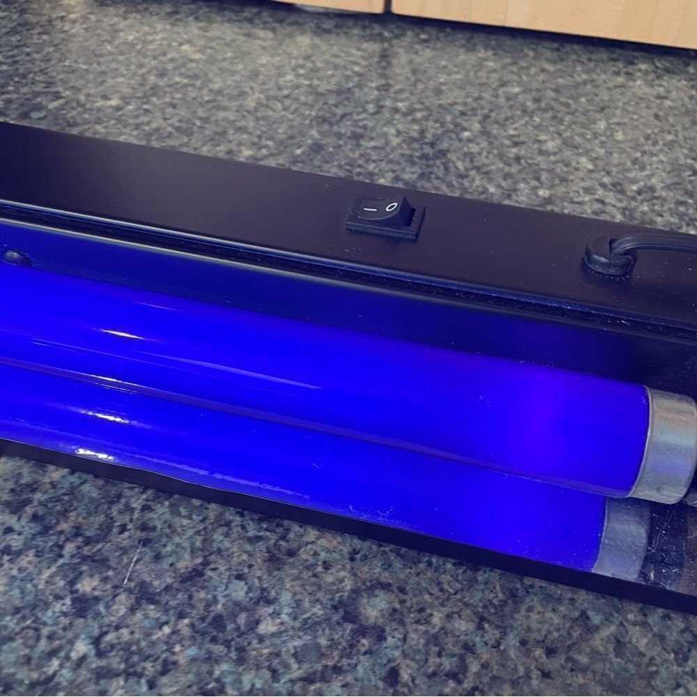 Hot Topic Vintage blacklite fluorescent light fixture. HTF - Picture 5 of 7